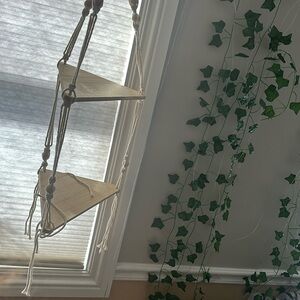 Hanging corner shelf.